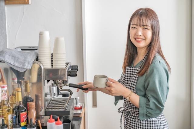 【初心者向け】ラテアートに挑戦!基本のハートの描き方