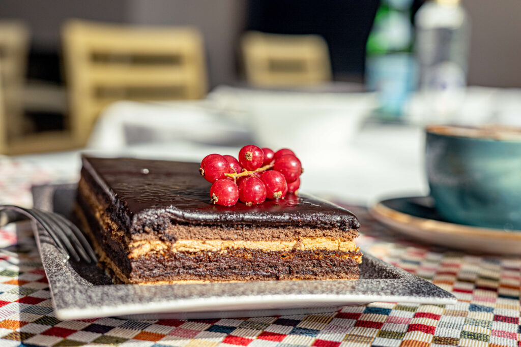 【フランス】オペラとは？特徴や作り方、食べ方やおすすめブランドなどを解説