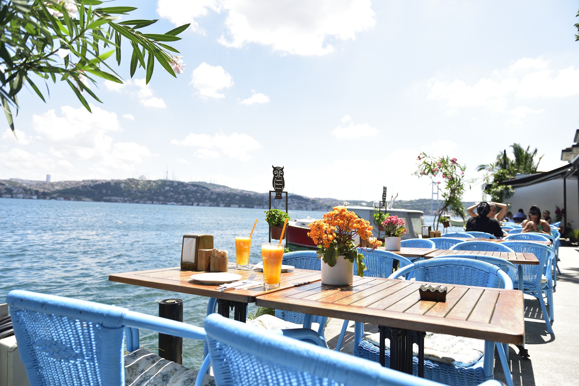 【重要】カフェでのマナーとは?正しい使い方やNGマナーなどを解説