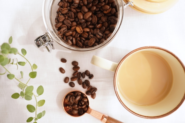 おいしいカフェラテづくりに必要な道具と材料