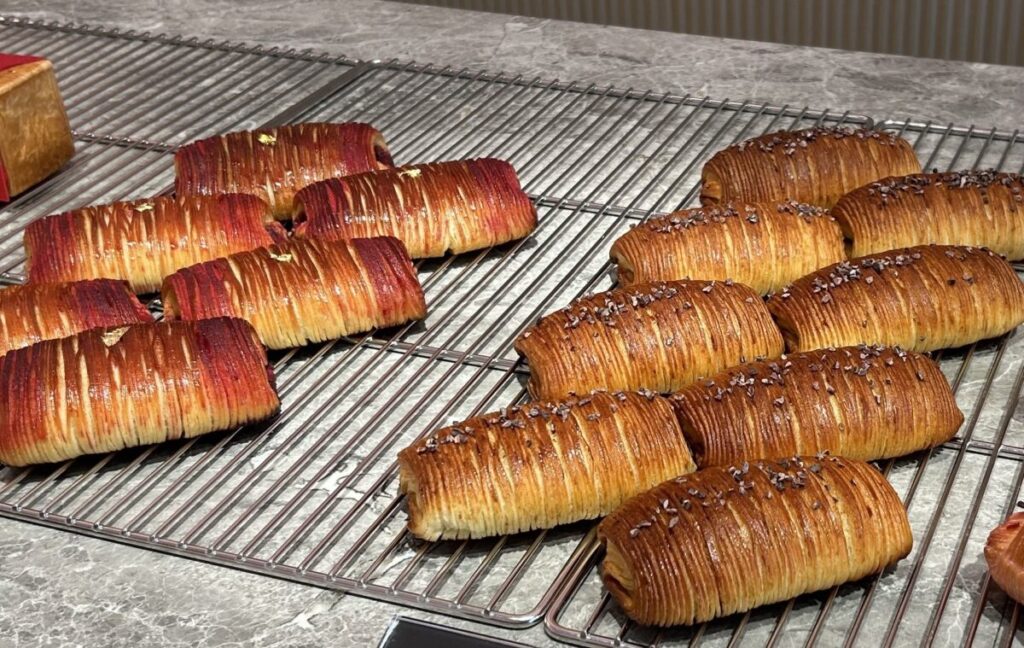 クロワッサンらしくないフォルムのクロワッサン
