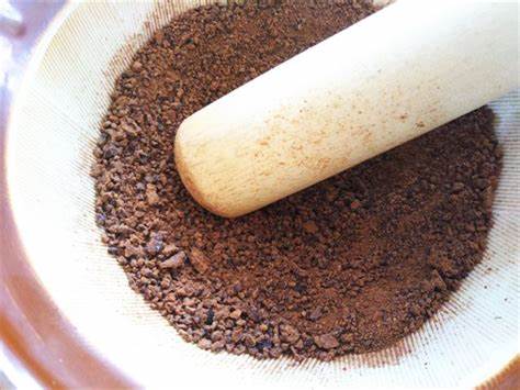 【原産地での工程】カカオ豆の収穫から発酵・乾燥まで